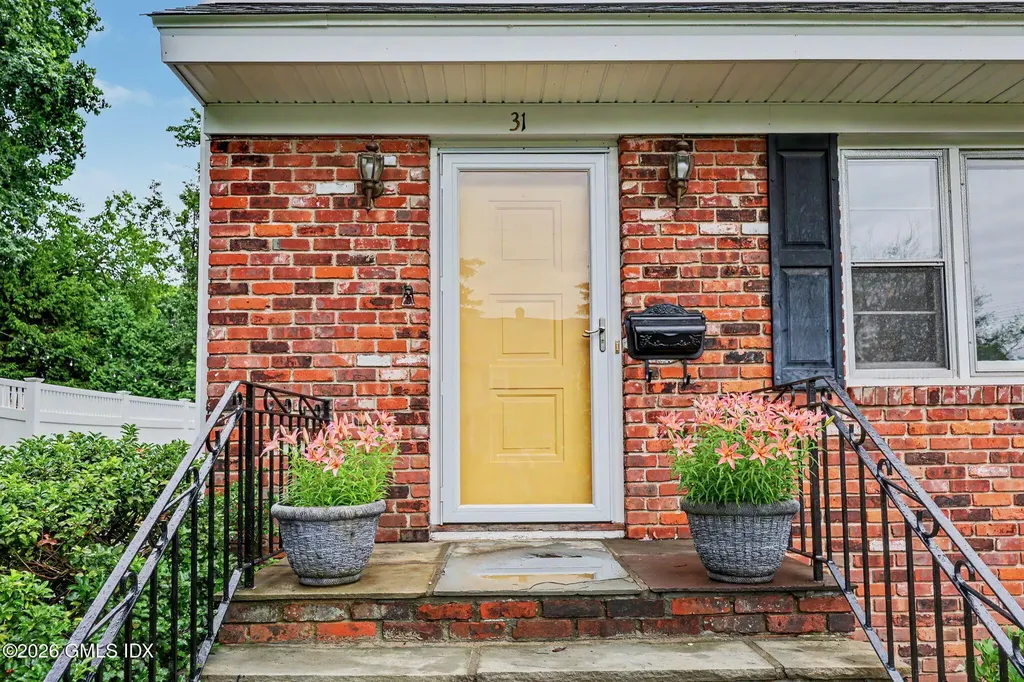 31 Hassake Road Old Greenwich CT 06870
