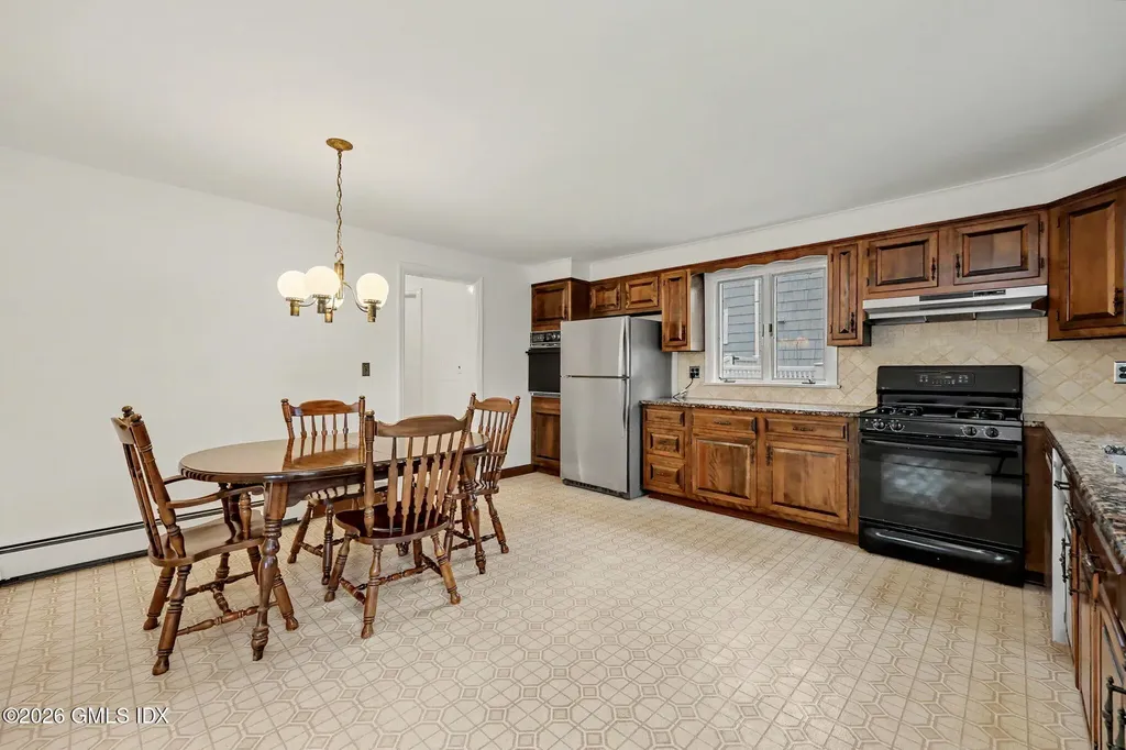 31 Hassake Road Old Greenwich CT 06870