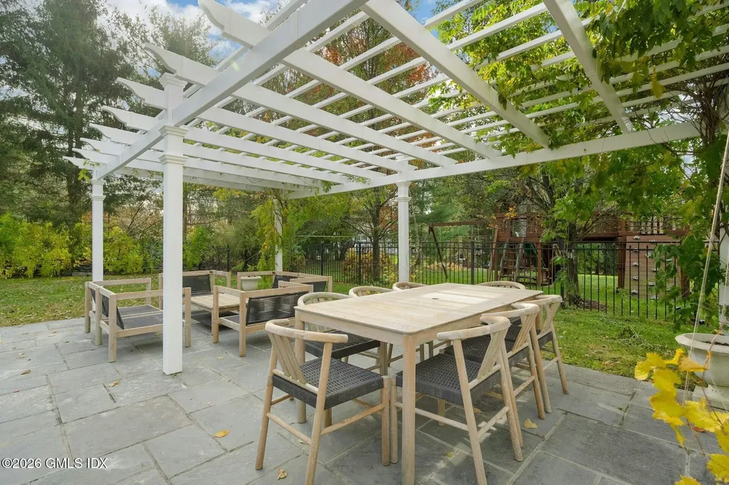 33 Highland Farm Road Greenwich CT 06831