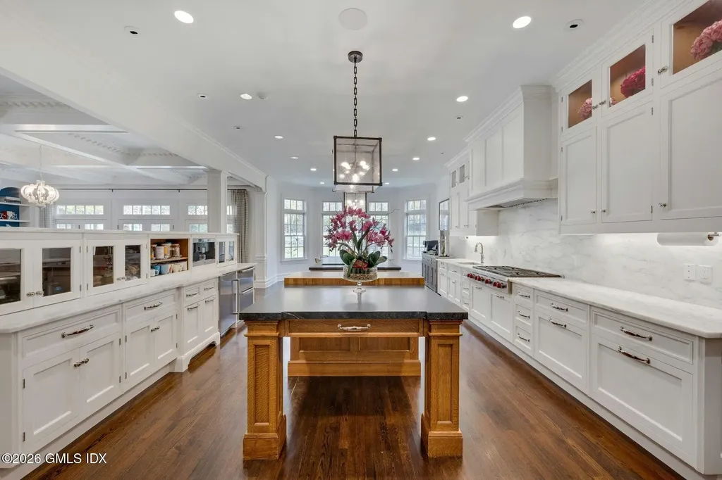 33 Highland Farm Road Greenwich CT 06831
