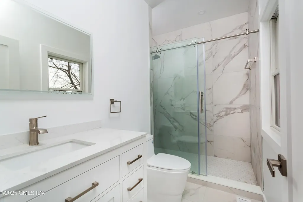17 Maple Drive Old Greenwich CT 06870
