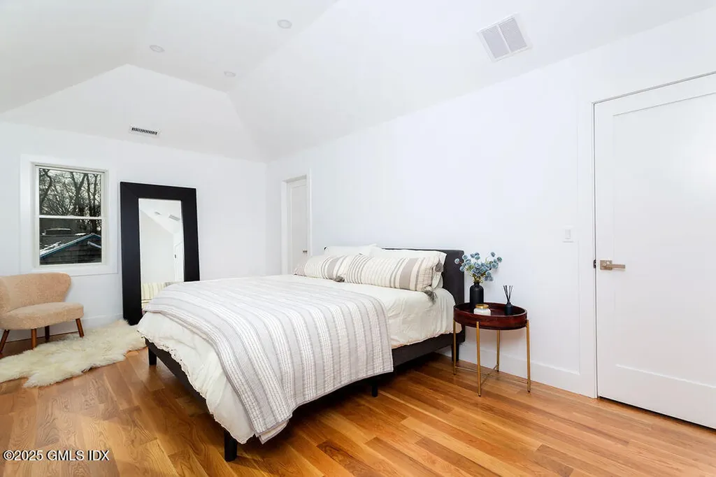 17 Maple Drive Old Greenwich CT 06870