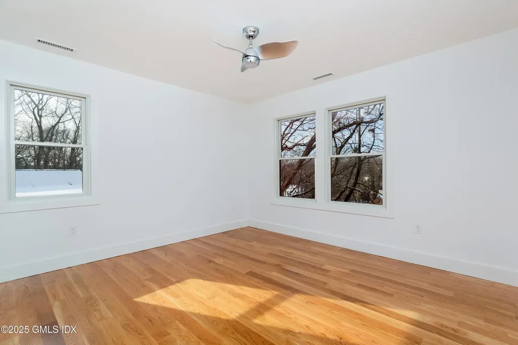 17 Maple Drive Old Greenwich CT 06870