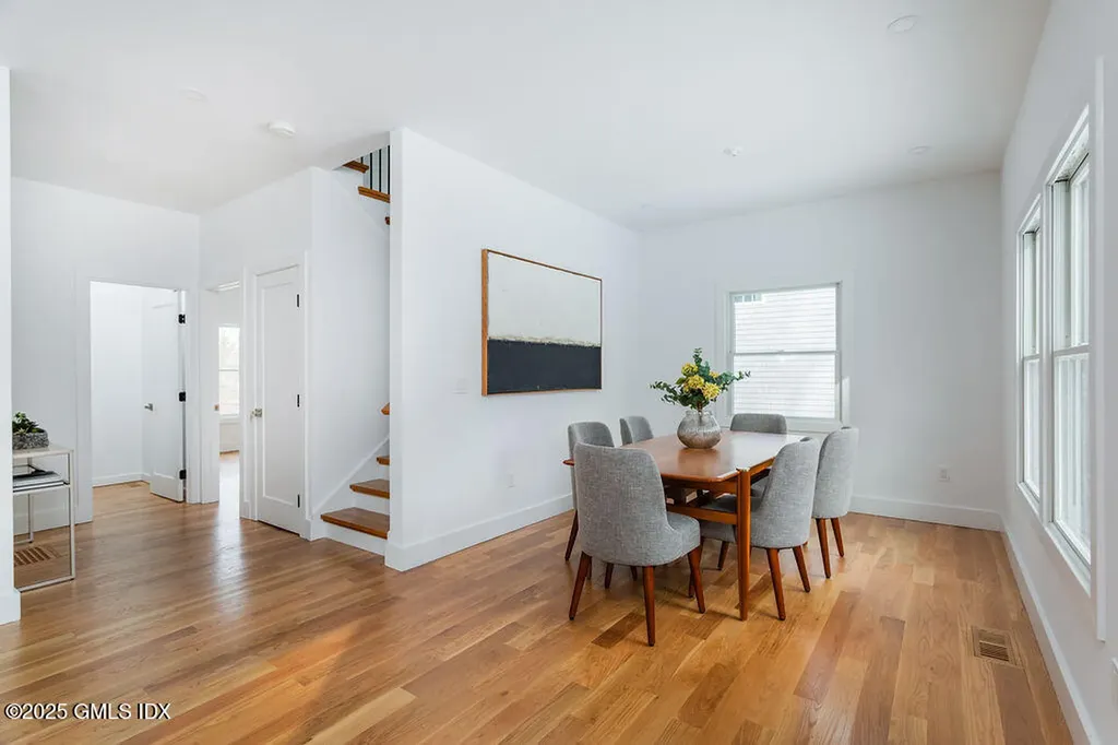 17 Maple Drive Old Greenwich CT 06870