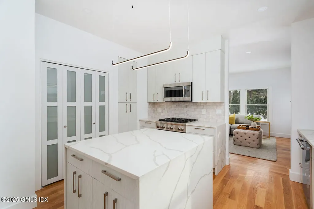 17 Maple Drive Old Greenwich CT 06870