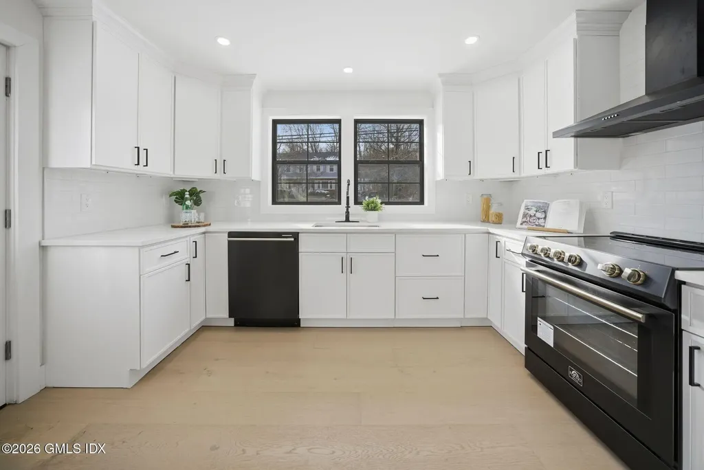 101 Parade Hill Road New Canaan CT 06840