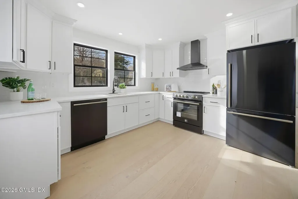 101 Parade Hill Road New Canaan CT 06840