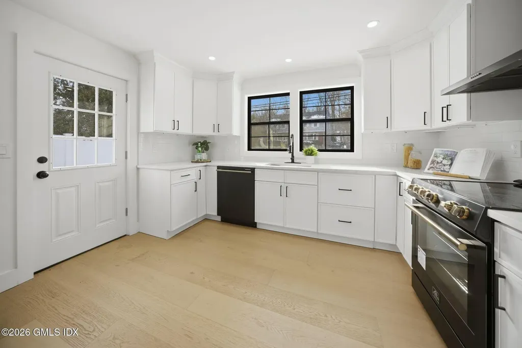 101 Parade Hill Road New Canaan CT 06840