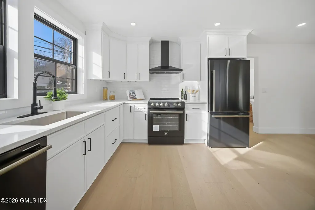 101 Parade Hill Road New Canaan CT 06840