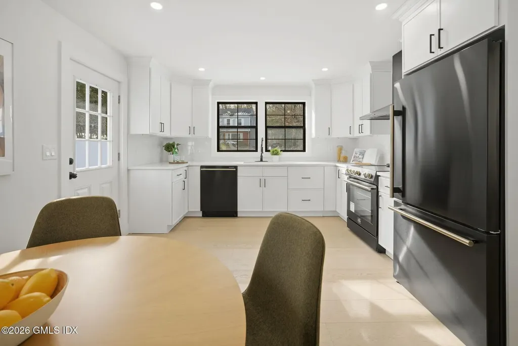 101 Parade Hill Road New Canaan CT 06840