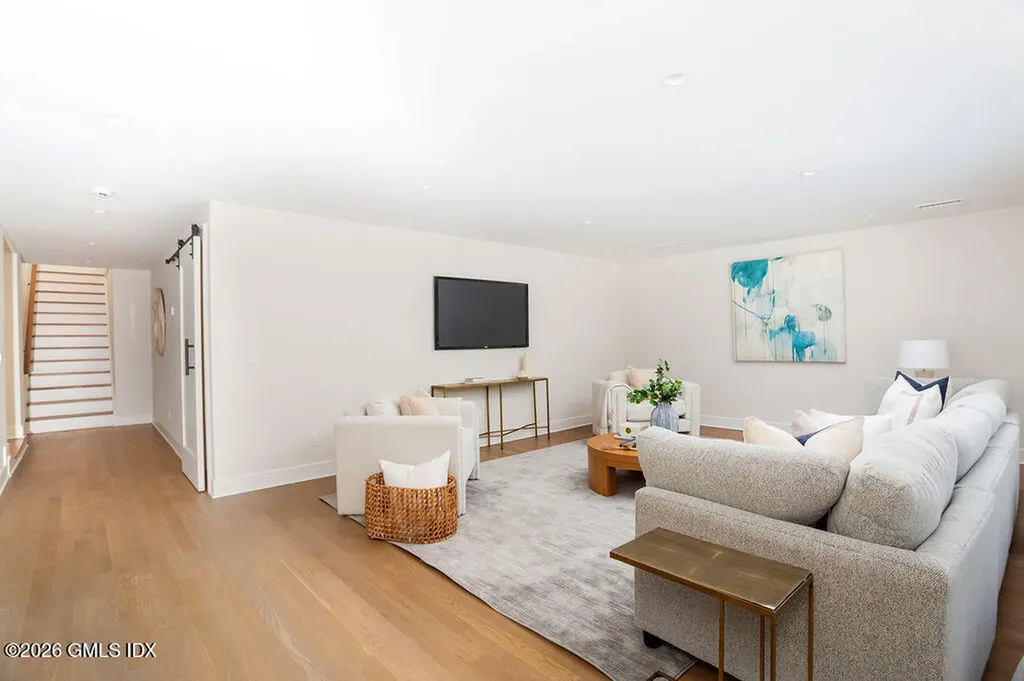 49 Salisbury Road Darien CT 06820