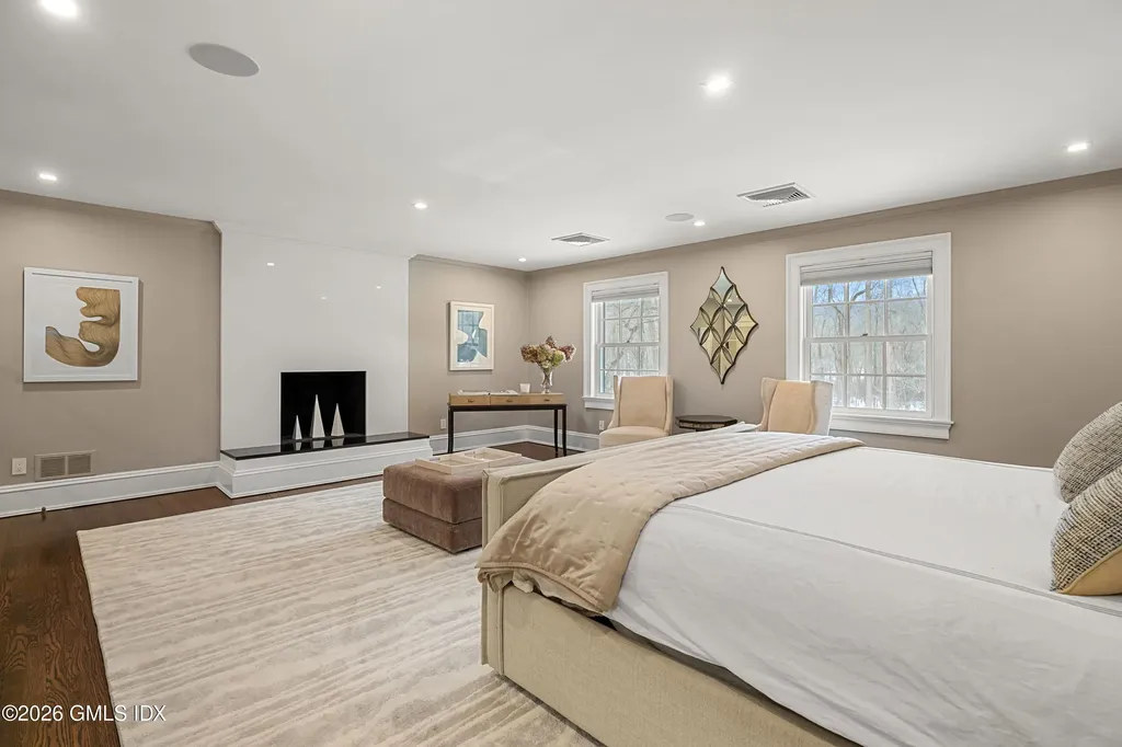 10 Wyckham Hill Lane Greenwich CT 06831