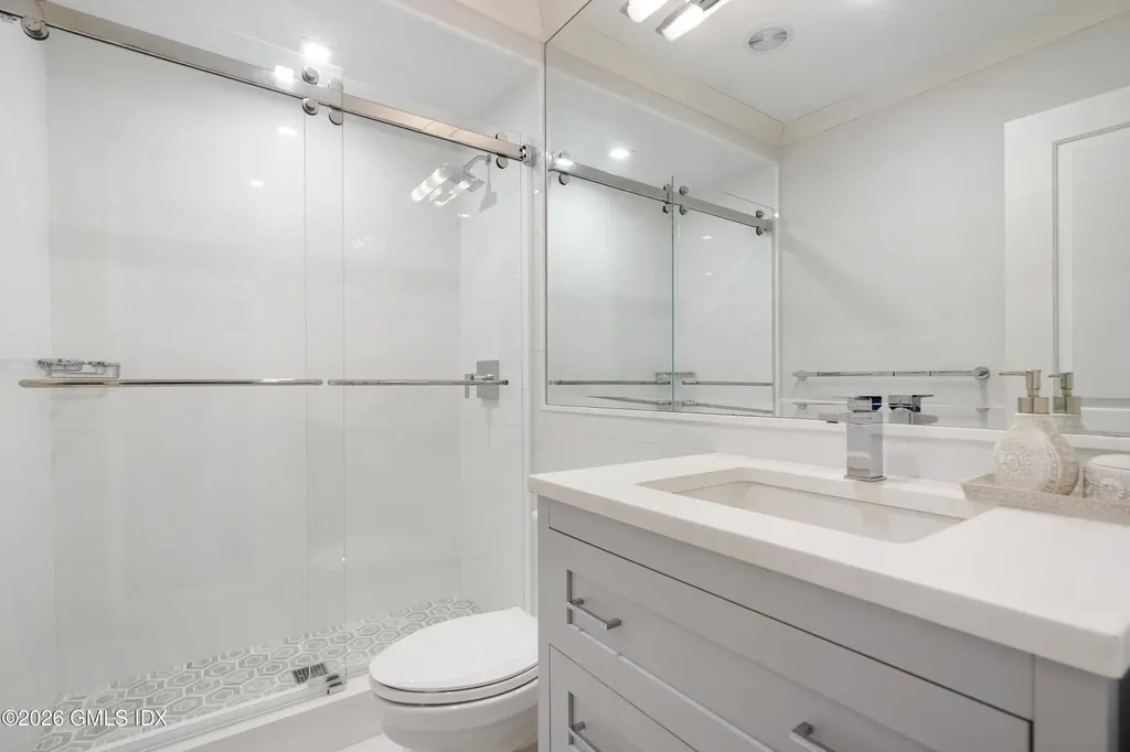 10 Wyckham Hill Lane Greenwich CT 06831