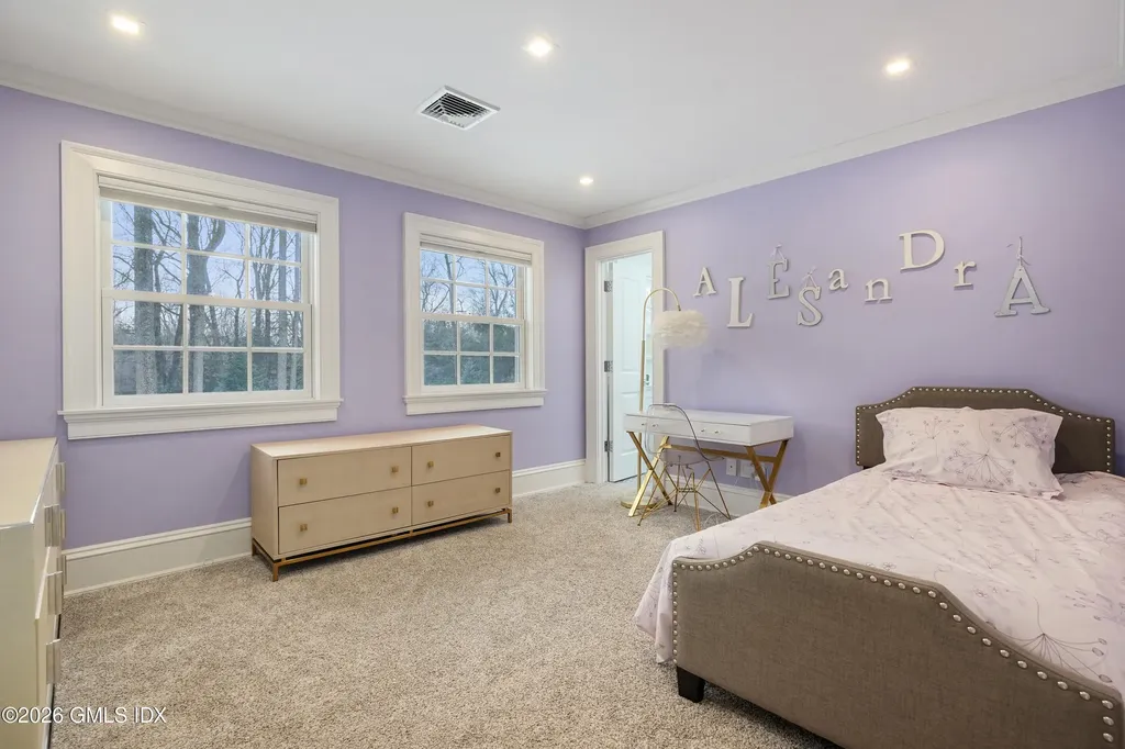 10 Wyckham Hill Lane Greenwich CT 06831