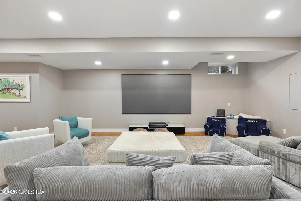 10 Wyckham Hill Lane Greenwich CT 06831