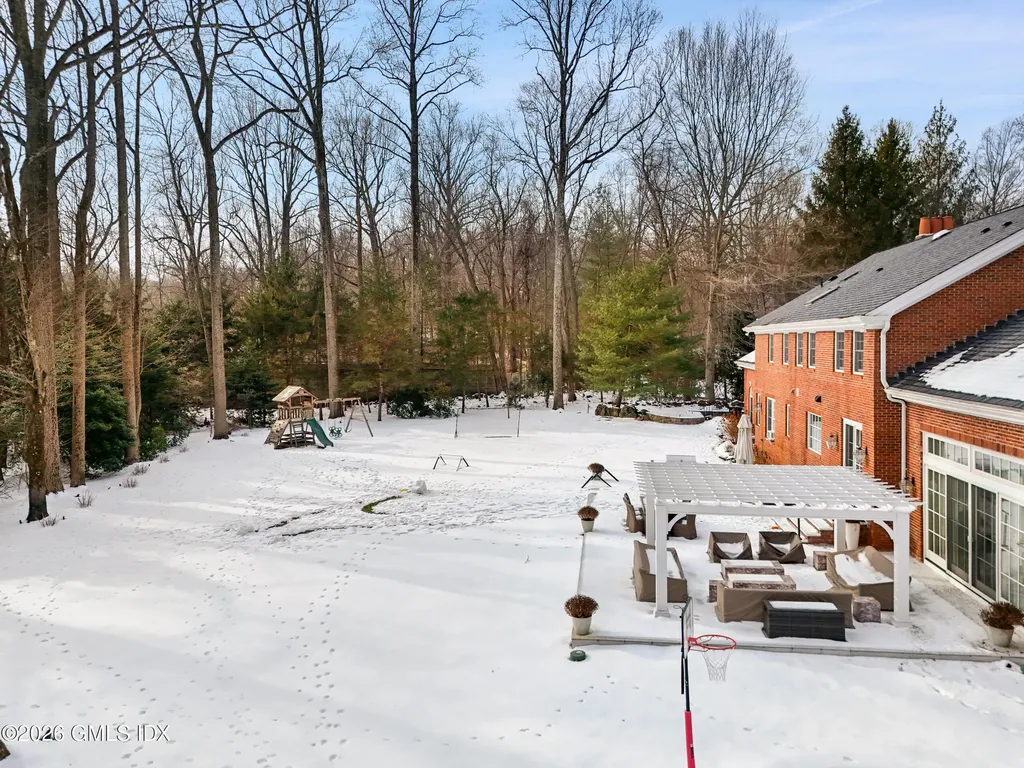 10 Wyckham Hill Lane Greenwich CT 06831