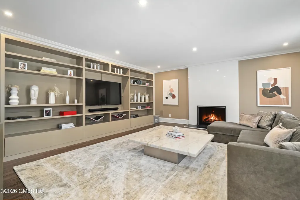 10 Wyckham Hill Lane Greenwich CT 06831