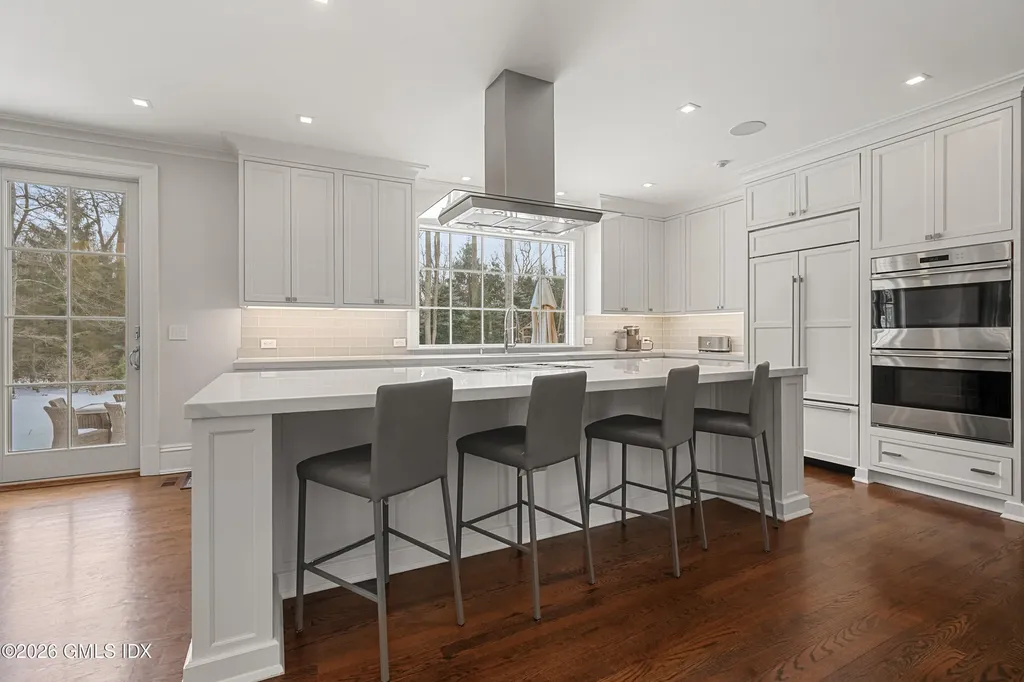 10 Wyckham Hill Lane Greenwich CT 06831