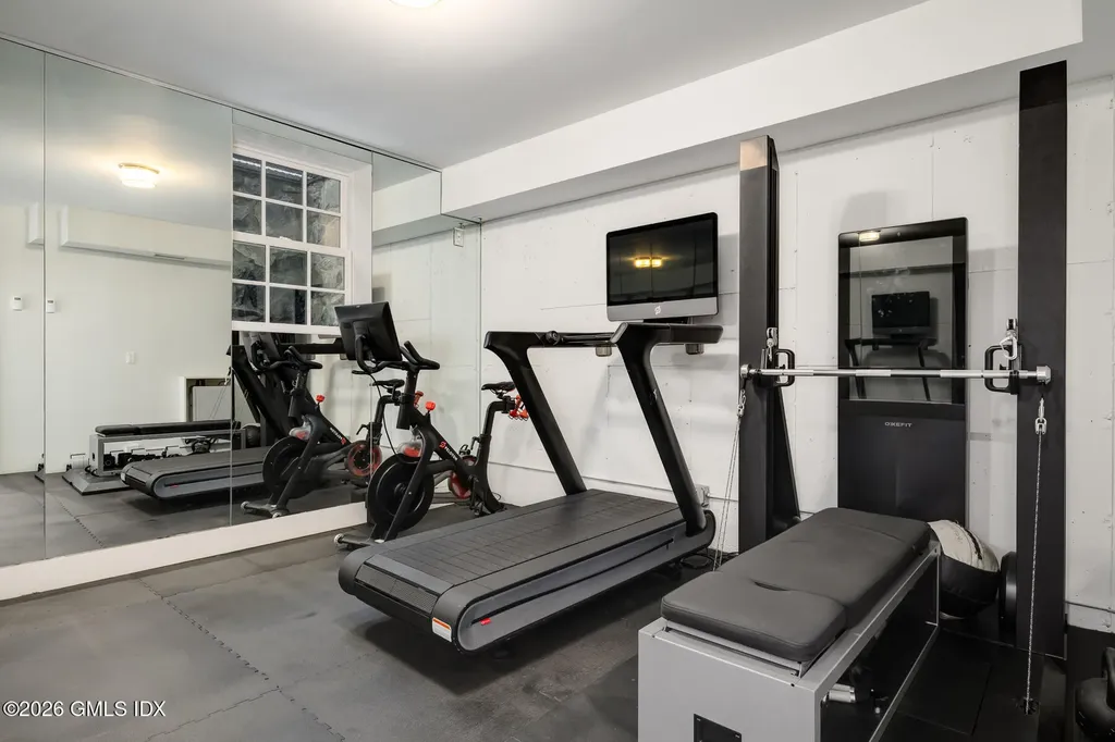 640 Round Hill Road Greenwich CT 06831