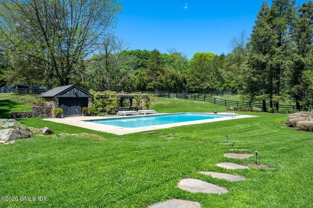 640 Round Hill Road Greenwich CT 06831