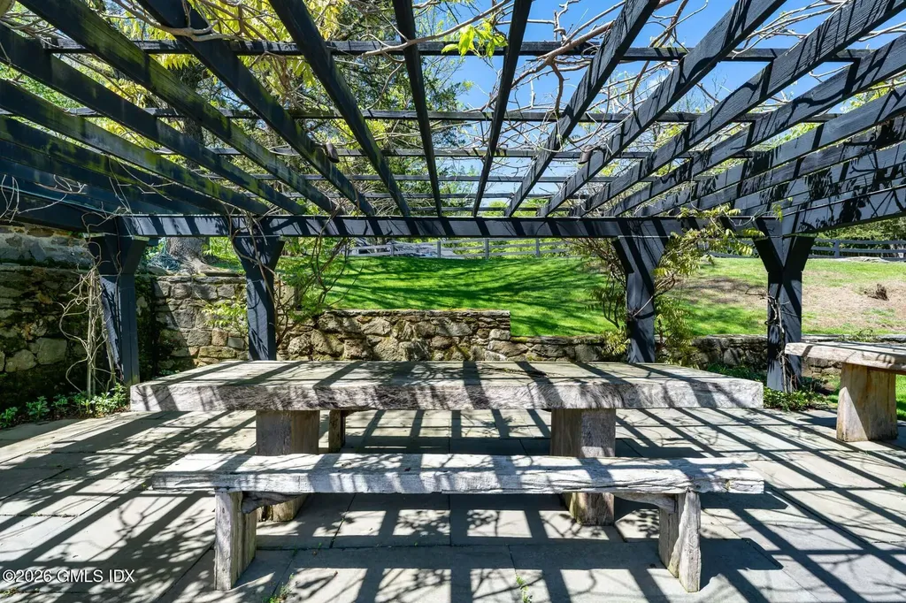 640 Round Hill Road Greenwich CT 06831