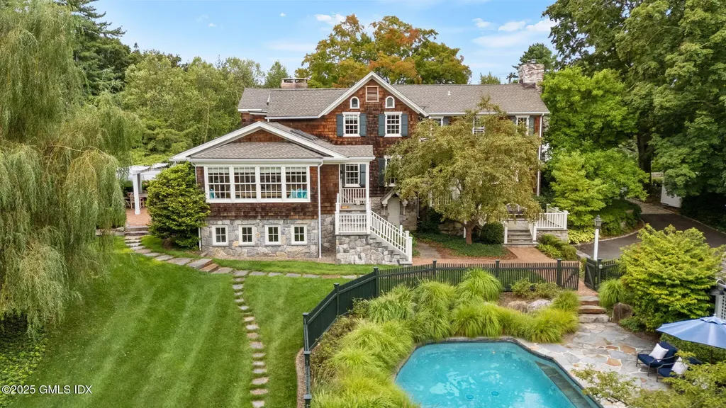 379 Round Hill Road Greenwich CT 06831
