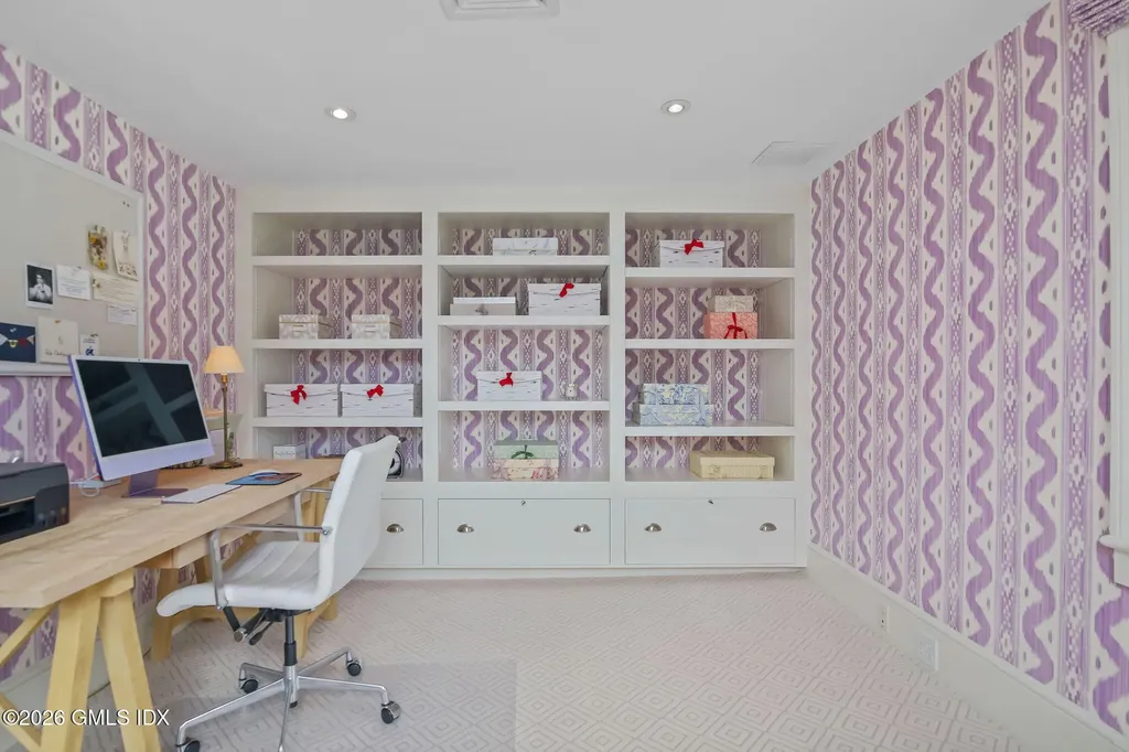 379 Round Hill Road Greenwich CT 06831