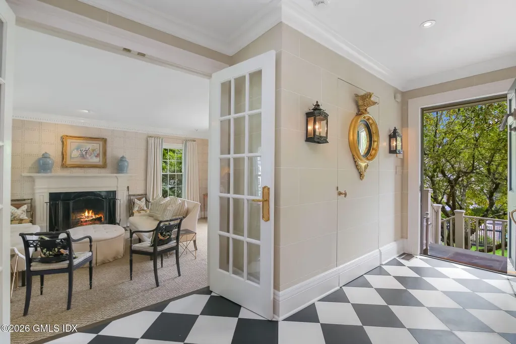 379 Round Hill Road Greenwich CT 06831