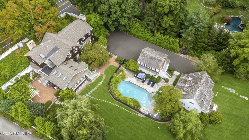 379 Round Hill Road Greenwich CT 06831