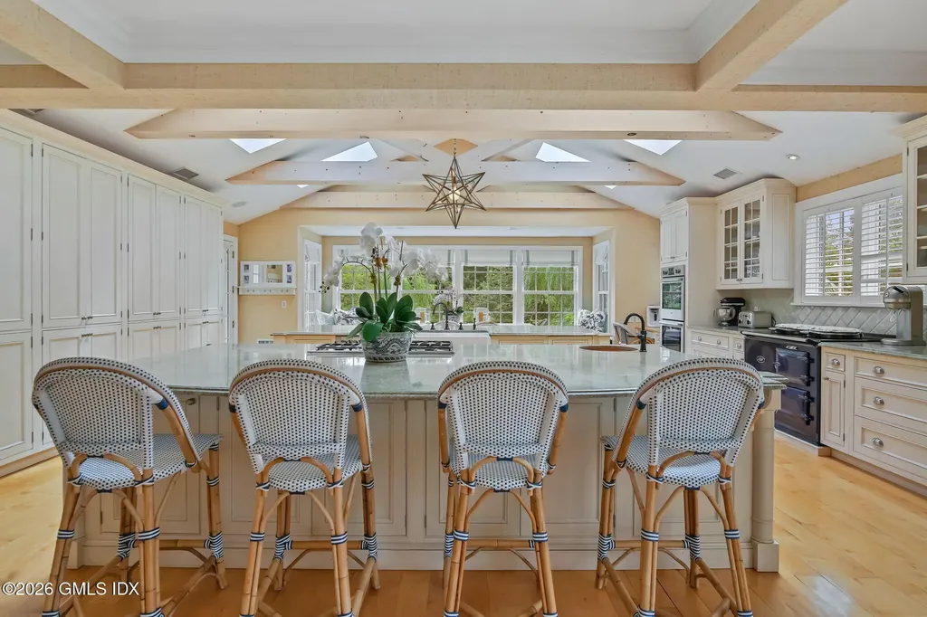 379 Round Hill Road Greenwich CT 06831