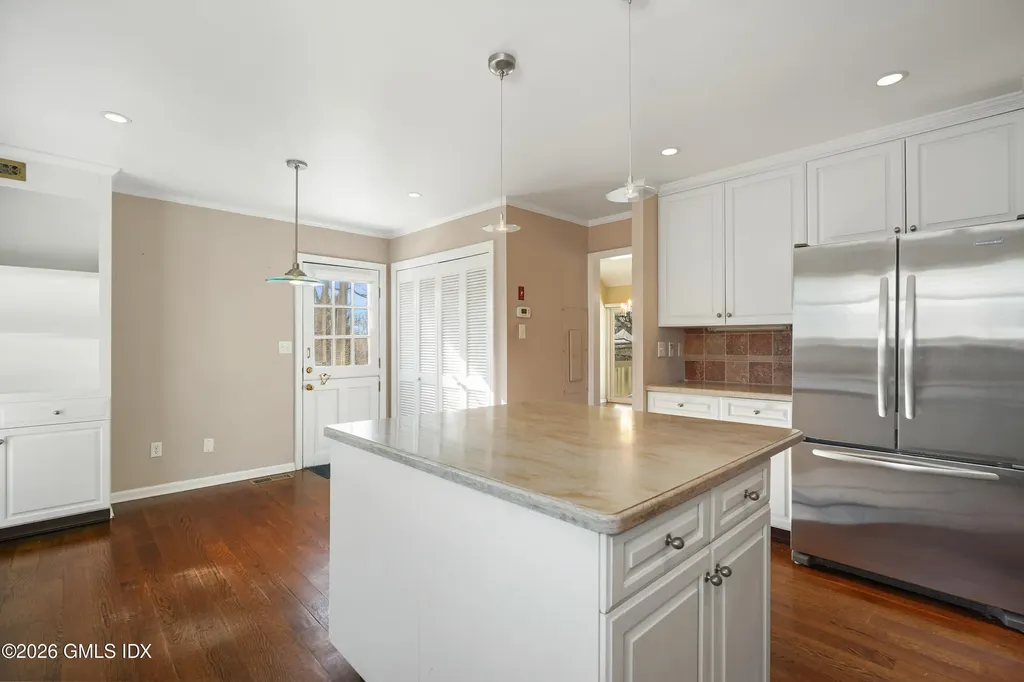 302 W Lyon Farm Drive Greenwich CT 06831