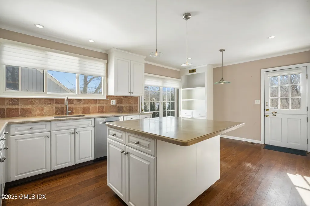 302 W Lyon Farm Drive Greenwich CT 06831