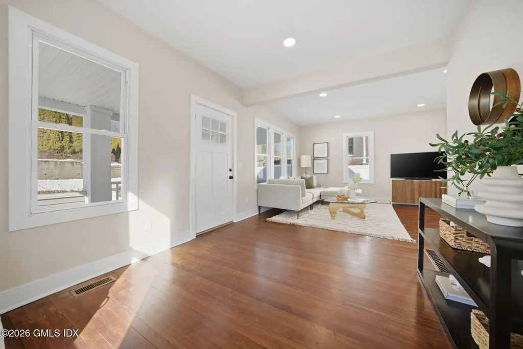 274 High Street Fairfield CT 06824