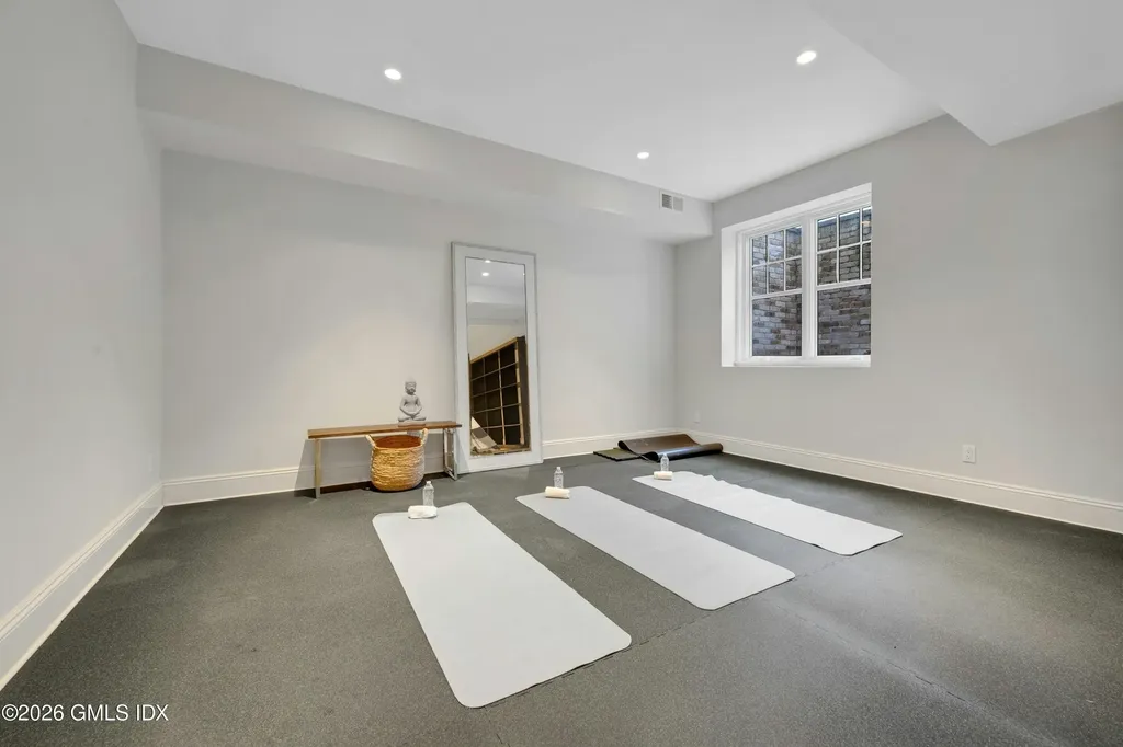 17 Pintail Lane Greenwich CT 06830