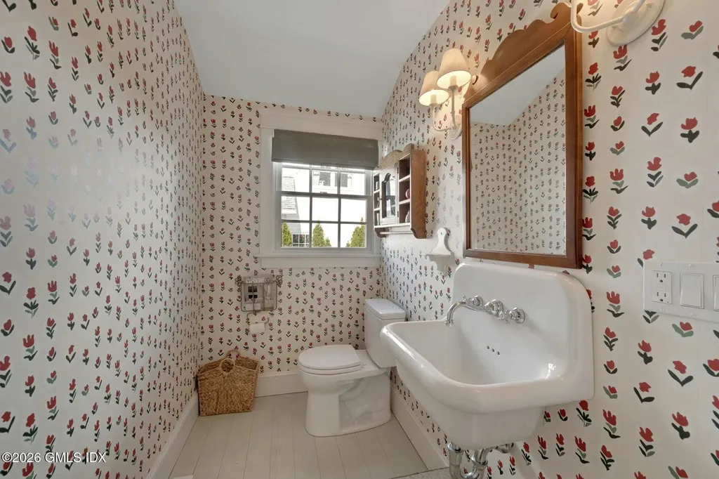 5 Greenwich Cove Drive Old Greenwich CT 06870