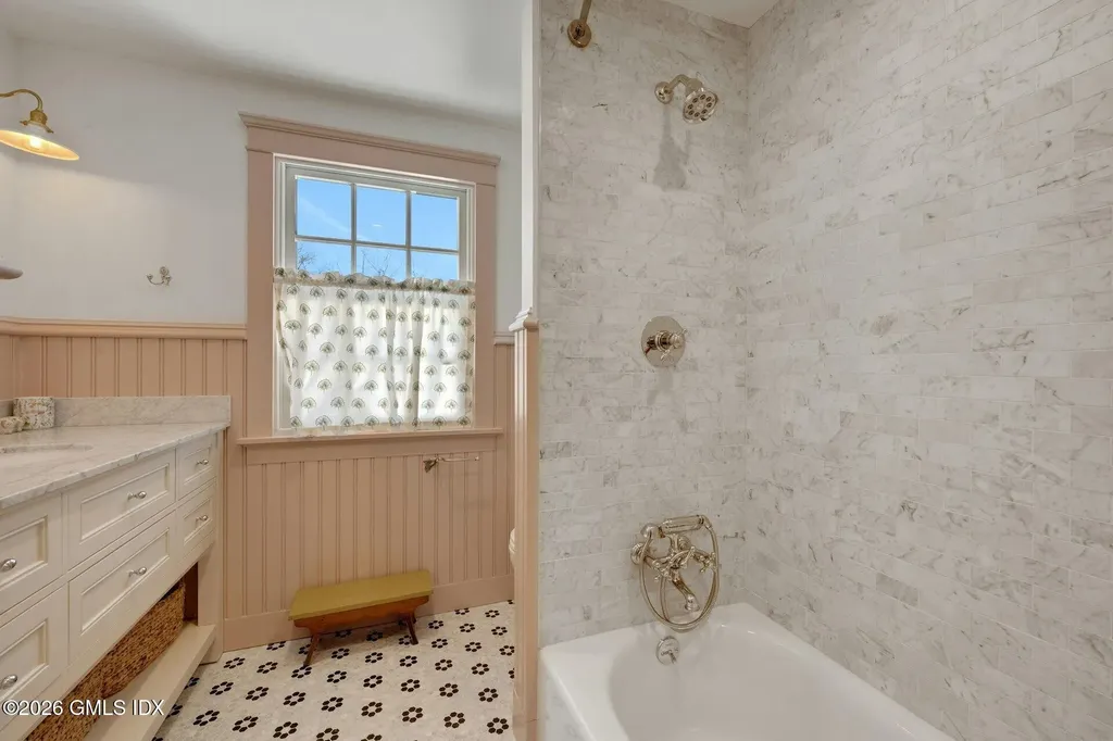 5 Greenwich Cove Drive Old Greenwich CT 06870