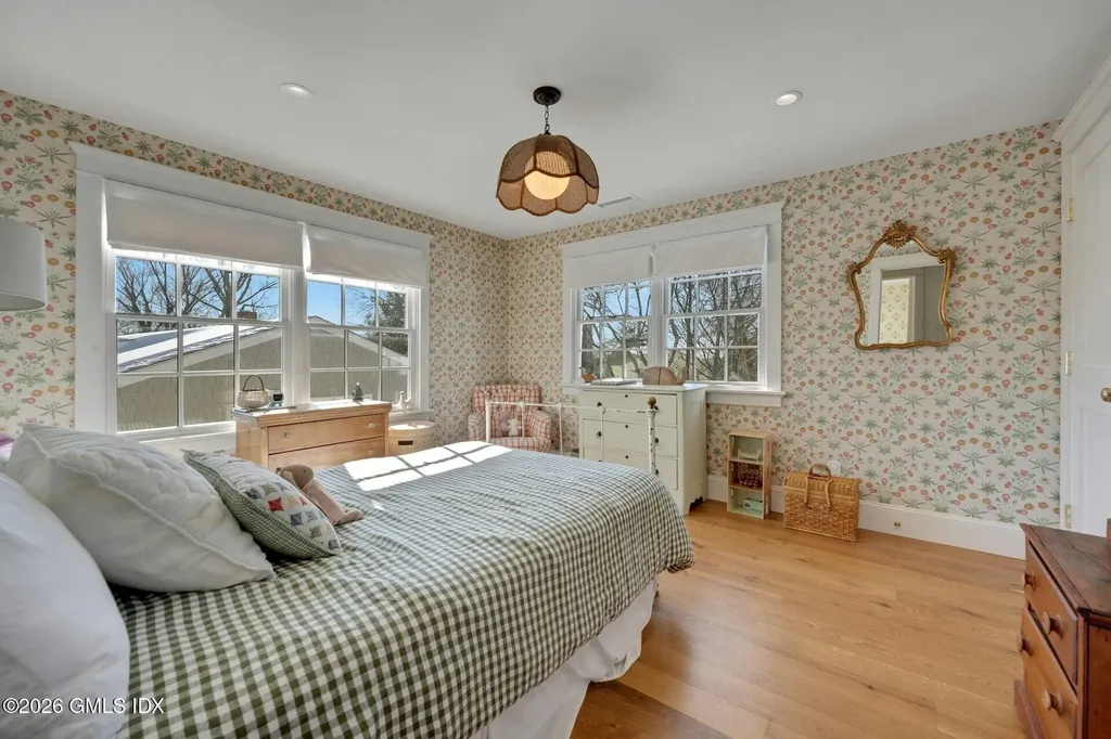 5 Greenwich Cove Drive Old Greenwich CT 06870