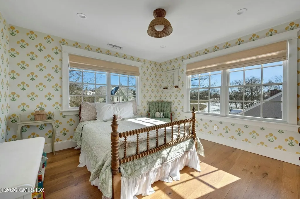 5 Greenwich Cove Drive Old Greenwich CT 06870