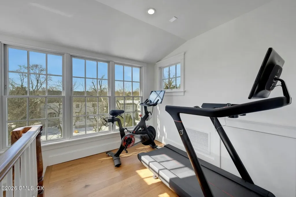 5 Greenwich Cove Drive Old Greenwich CT 06870