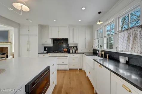 5 Greenwich Cove Drive Old Greenwich CT 06870