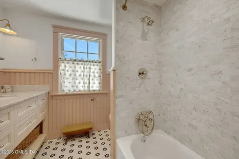 5 Greenwich Cove Drive Old Greenwich CT 06870