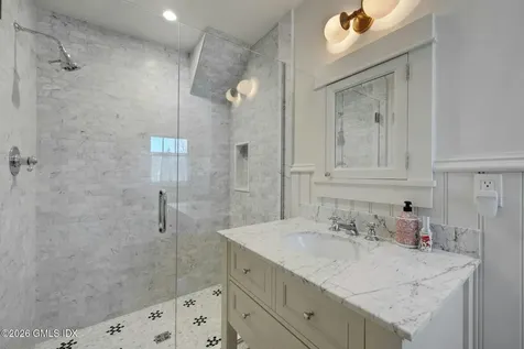 5 Greenwich Cove Drive Old Greenwich CT 06870