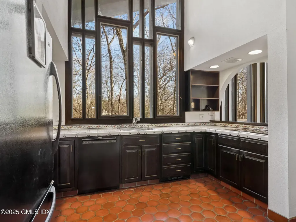 484 Cognewaugh Road Cos Cob CT 06807