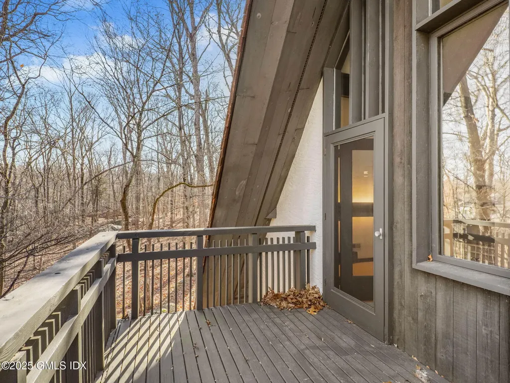 484 Cognewaugh Road Cos Cob CT 06807