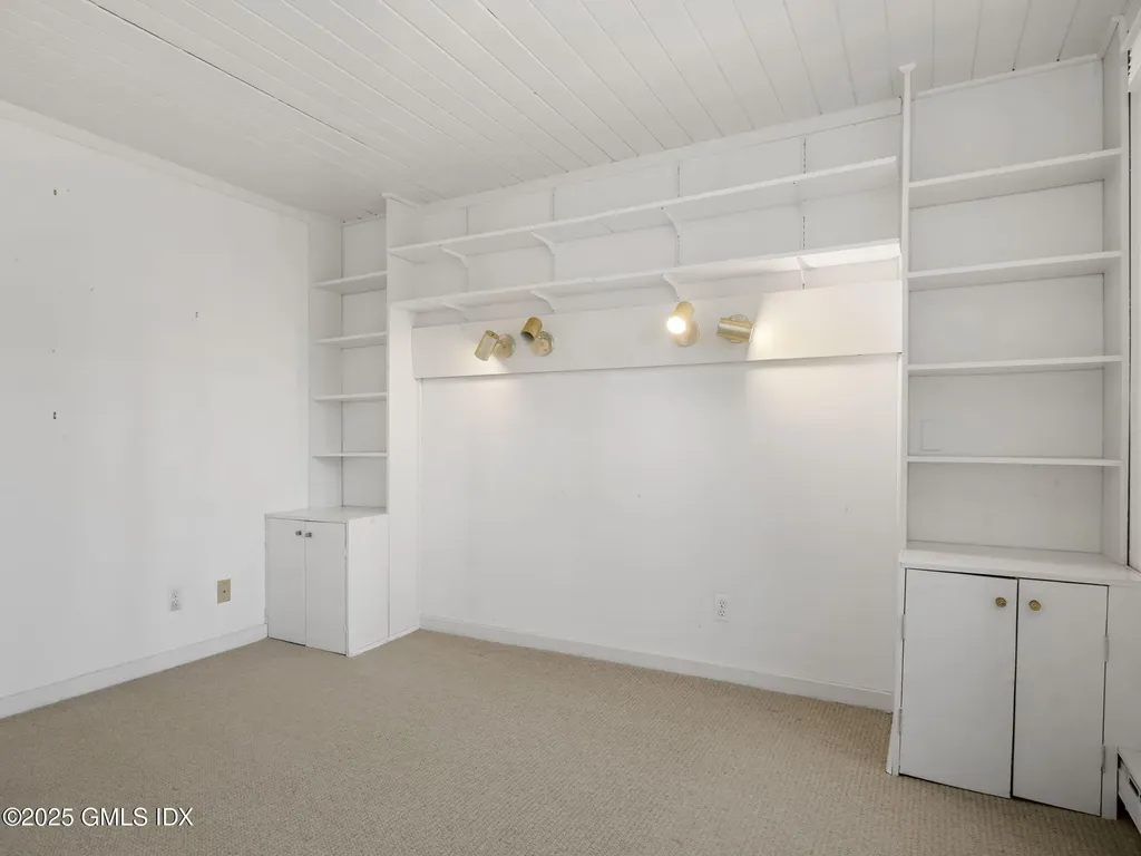 484 Cognewaugh Road Cos Cob CT 06807