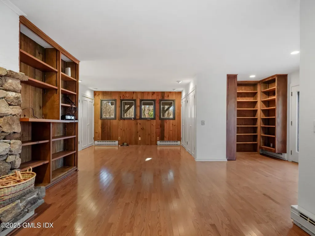 484 Cognewaugh Road Cos Cob CT 06807