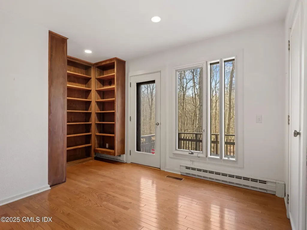 484 Cognewaugh Road Cos Cob CT 06807