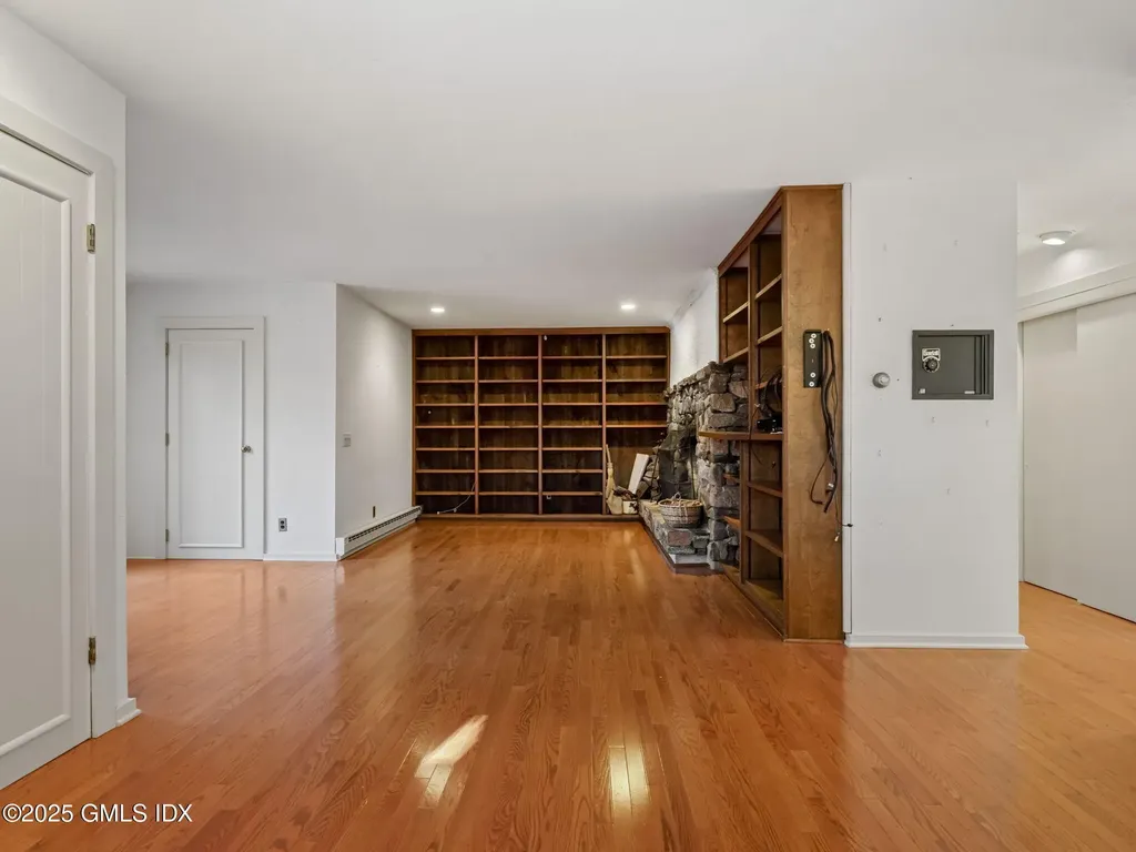 484 Cognewaugh Road Cos Cob CT 06807