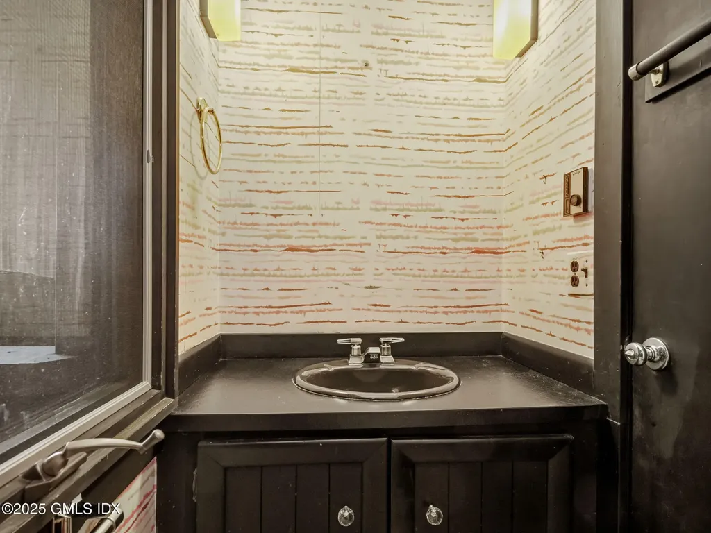 484 Cognewaugh Road Cos Cob CT 06807