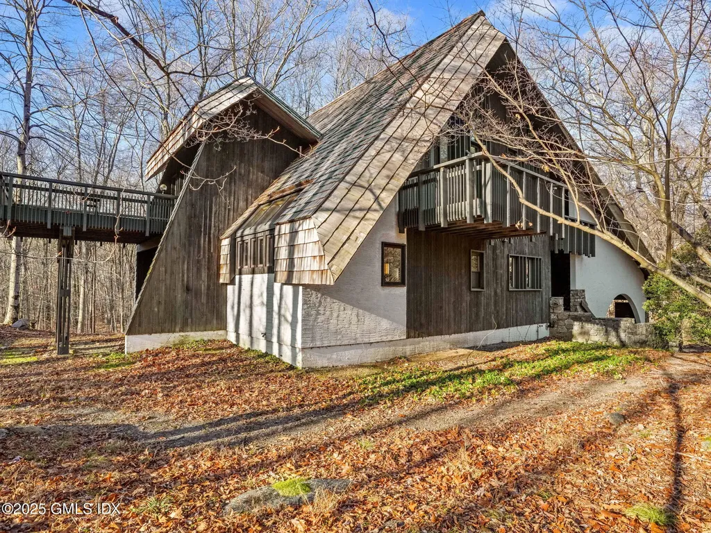 484 Cognewaugh Road Cos Cob CT 06807